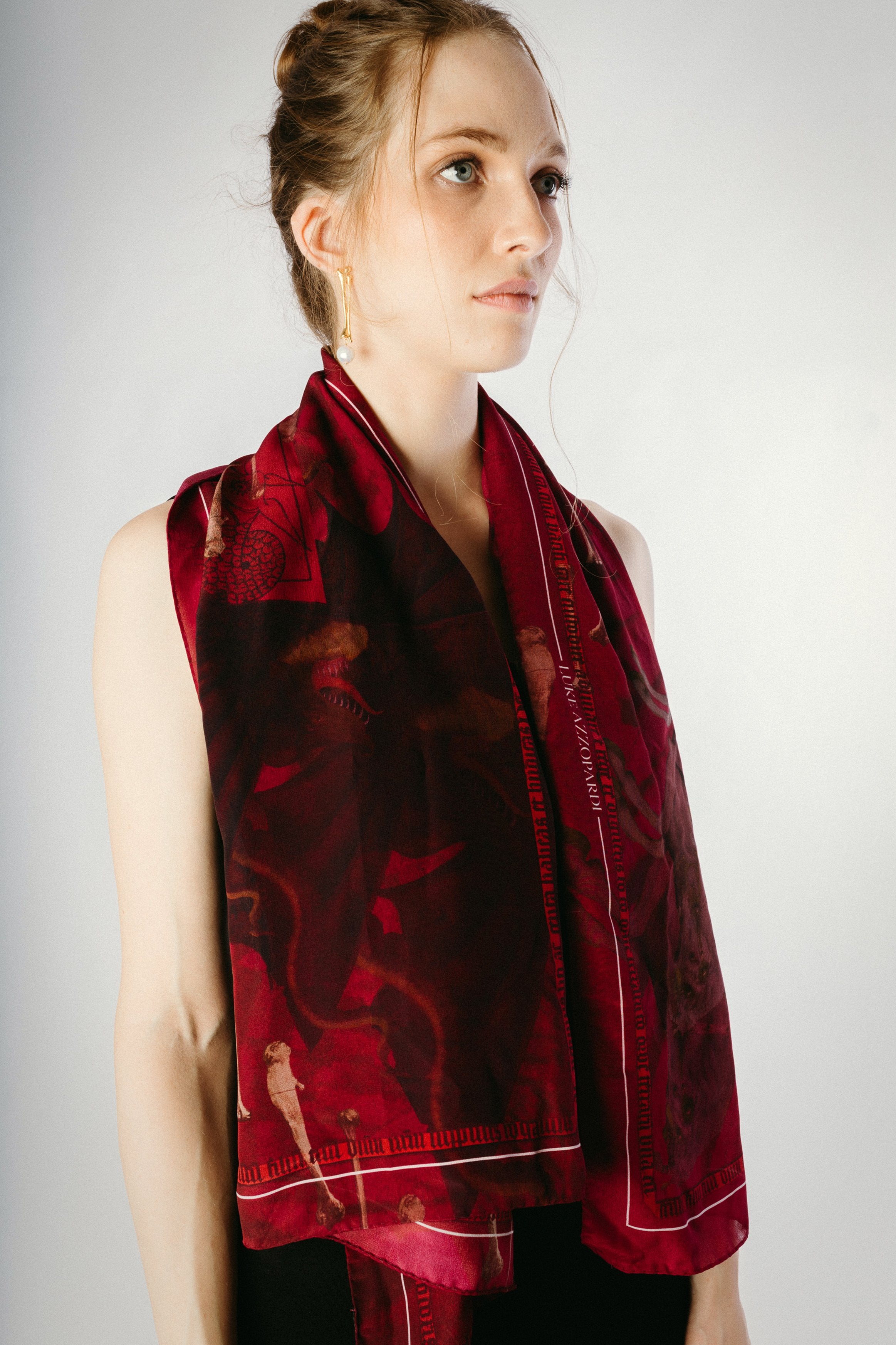Drowsy Numbness Scarf