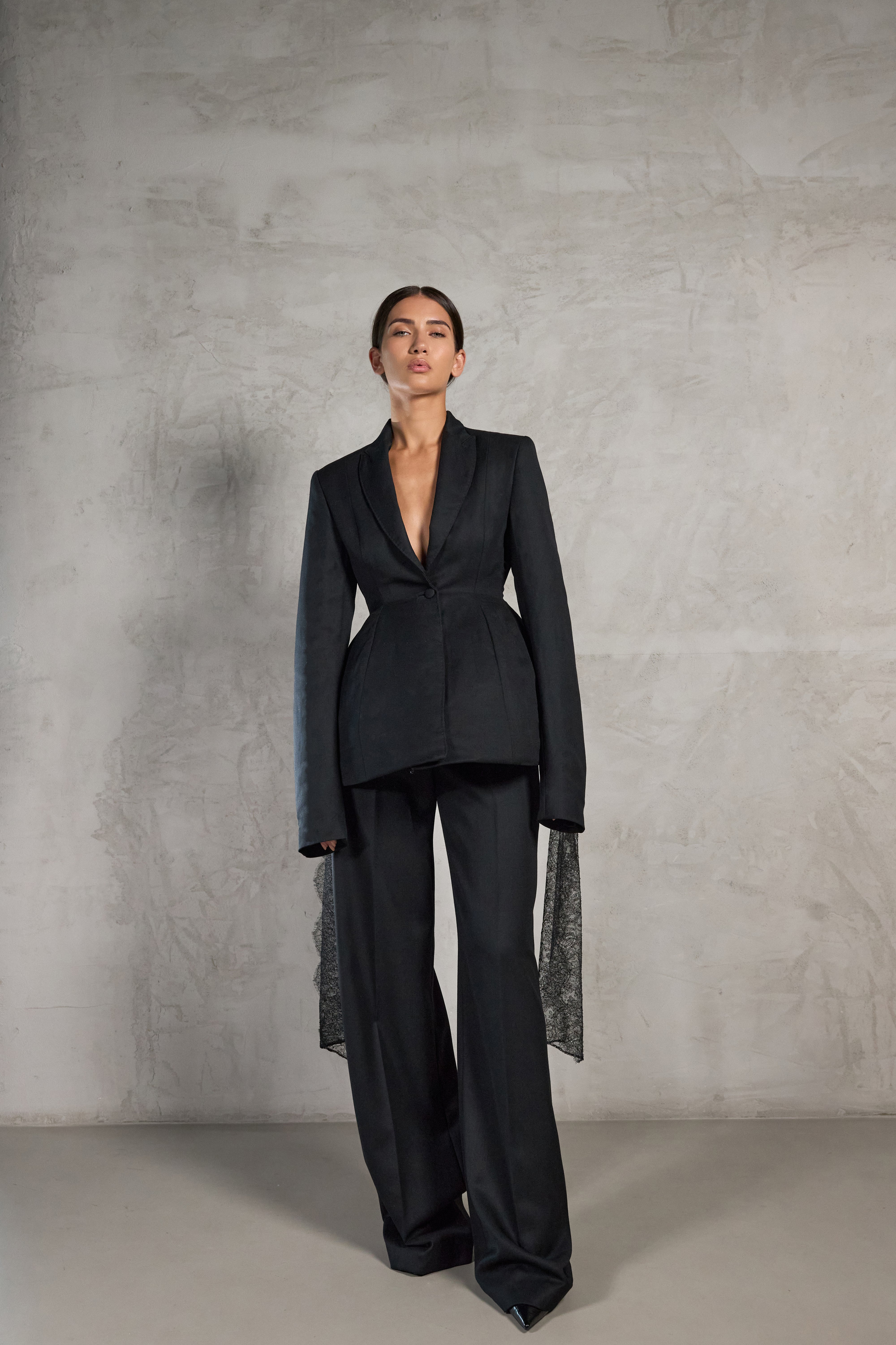 Ghonnella Suit